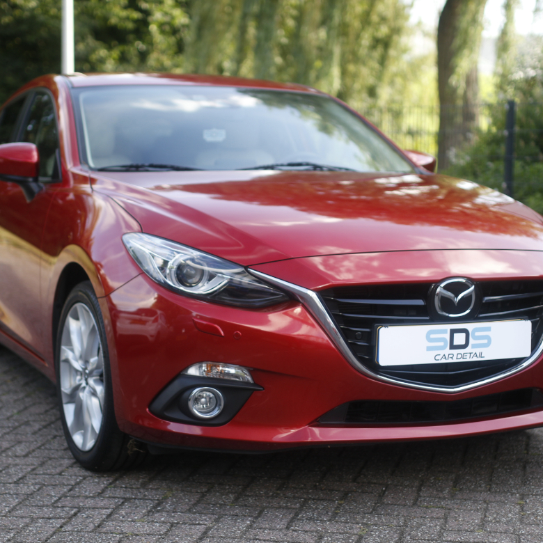 Een schone Mazda 3 die een premium handwash heeft gehad bij SDS Car Detail.